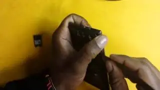 Ремонт Nokia Lumia 925 &mdash; снятие задней крышки