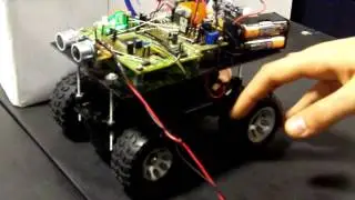 Autonomous Parallel Parking Robot en la Feria Electr&oacute;nica 2013 del ITBA
