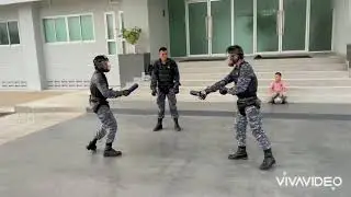 Tactical knife fight
