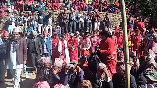 पान्सरा थापा र पुष्पराज आचार्य काे देउडा खेल भित्रई लछारपछार भयो गैरागाउँ दैलेख।।