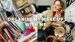 ORGANISE MY MAKE UP WITH ME | DECLUTTER ADND TIDY make up organisation, decluttering