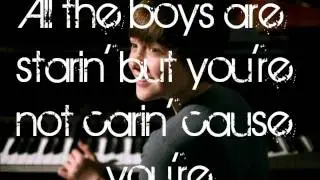 Little London Girl - Greyson Chance (LYRICS ON SCREEN) &hearts;