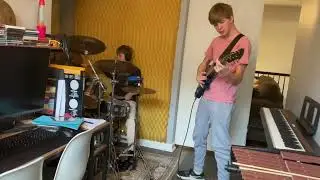Saturday morning jam, keyboard riff🎶