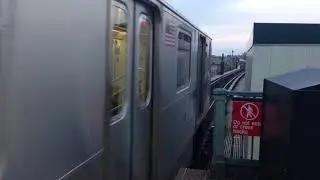QBORO PLZ BOUND R188 7 TRAIN AT JUNCTION BLVD