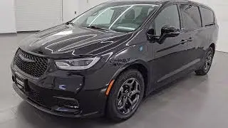 2023 Chrysler Pacifica Hybrid Limited Brilliant Black Crystal Pearlcoat Used. walk around for sale i