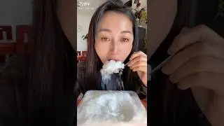CRISPY CRUSHED ICE BITES🧊❄️ #iceeatingasmr #dryiceeating #crispyice #crunchyice #onlybitesice