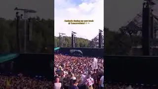 Kaskade playing someone's new track at Tomorrowland #kaskade #tomorrowland #electronicmusic