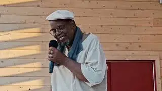Cash Box Kings with Harlan Jefferson doing a little BB King