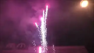 Silvester 2022 Berlin - Bombetten + Raketen am Himmel