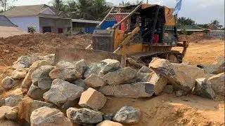 Bulldozer Machine Digging Clearing Rock Roads​