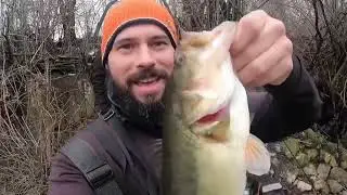 Winter bass and crappie || Chicago river  Fishing tips for Catching winter fish