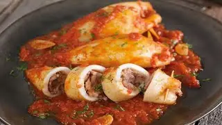 Recette délicieuse de Calamar Farcis au Riz et Sauce Tomate Épicée