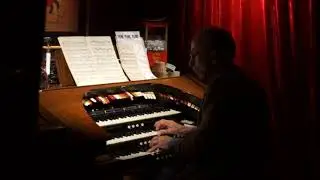 Music of Gershwin played by Peter Held playing on the Conn 650 Theater Organ