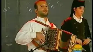 Sardegna canta ,gruppo folk Ghilarza con Carlo Boeddu