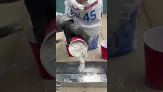 How to Mix Hot Mud #carpentry #tips #tricks #carpenter #cakebatter #mud #shorts