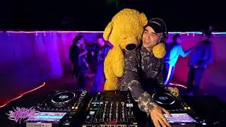 NMK - Pool party