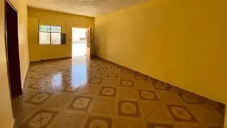 NO DISPONIBLE (VENDIDA) CASA A PRECIO DE OPORTUNIDAD A UNAS CUADRAS DE AGUA HEDIONDA. $1,150,000