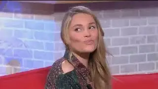 Phiippe a un réel talent de dessinateur, surtout pour dessiner Joy Esther - Bienvenue Chez Cauet
