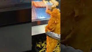 🔥 That Crispy Fish Sizzle! 🎣 The Sound That Makes You Hungry Instantly! 😋✨ #oceanfishbar