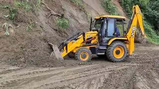 jcb clearing landslide that block the road - Day 2