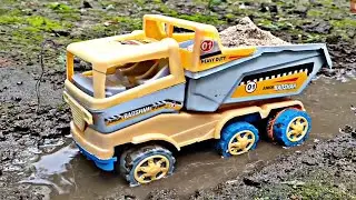 Toy Truck Loading Unloading  Video For Kids - Master JOJO