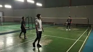 Fun Badminton 0410 - Ari Yoga vs Faisal Ipan
