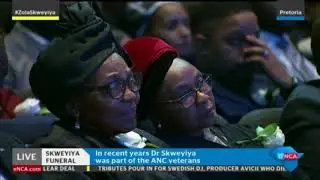 Nkosazana Dlamini-Zuma pays her respects to the late Zola Skweyiya