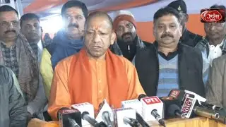 CM Yogi Varanasi Visit: काशी में ठिठुरते गरीबों को CM Yogi ने बांटा कंबल-भोजन । #varanasinews 