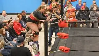 Hollywood Cole vs Maddison Miles
