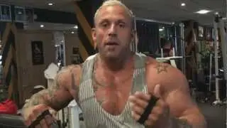 Neale Cranwell : Training Shoulders