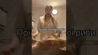 She want to eat the wish but the fish is still alive and goes crazy 🤯 #foryou #fish #alive #scary