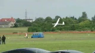 Niski zakręt szybowca!  Płock 2009 - Low Pass Turn