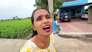 फटाके खविसाने हिसकून घेऊन फोडायला लागला 🫢