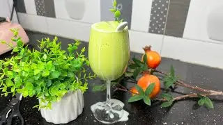 Make a Creamy Mango Avocado Smoothie for Summer