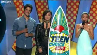 Demi receiving the 