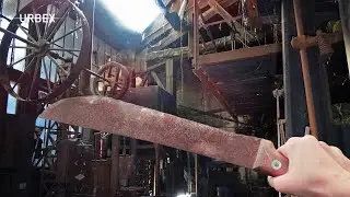 Une USINE ABANDONN&Eacute;E ... REMPLIE DE COUTEAUX 😭 ! ( URBEX )