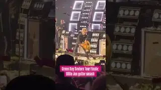 Green Day Saviors tour Grand Finale: Billie Joe guitar smash 🎸