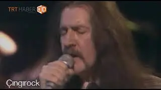Cem Karaca & Barış Man&ccedil;o - Uzun İnce Bir Yoldayım