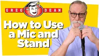 🎤Как пользоваться микрофоном &mdash; занятия Грега Дина #gregdeancomedy #лучшиеклассыстендапкомеди #комики