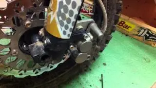 Remonter roue avant moto