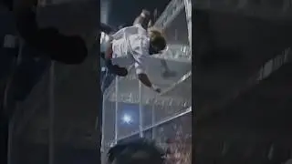 &ldquo;I Lost My Teeth!&rdquo; Mick Foley on The Undertaker Throwing Him Off The Cage!