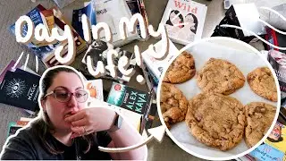 Cozy Day In The Life | Bookshelf Organisation and Baking | Ebony Devine