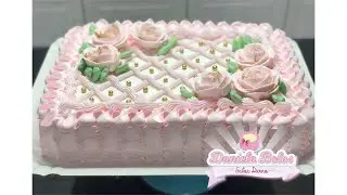 CONFEITANDO COM BICOS BABADOS E ROSAS