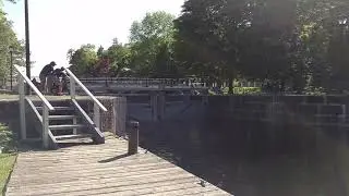 Chaffey's Lock - Rideau Canal - Closing the locks