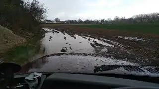 Lada niva 4x4 1ers essais dans les champs