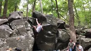 Sourlands Bouldering - Good Vibrations V4