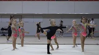 Moderní gymnastika je sport plný odříkání