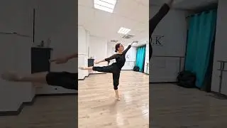 La danse classique autrement 🌺 Avec AnaBelen  #dancer #ecolededanse