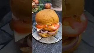 VEG BURGER 🍔🤩🍔.... #shorts #burger #vegburger #burgerrecipe #alootikki #snacks #burgerlovers #snack