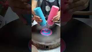 Unique! Crispy rainbow crepes popular at Bangkok night markets